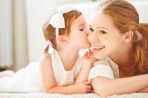 3 Tips Mendidik Anak Perempuan agar Tidak Cengeng