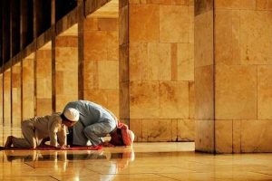 4 Tips Mengajarkan Anak Sholat Sejak Dini
