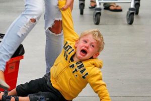 Tak Perlu Emosi, Ini 3 Tips Menghadapi Anak Tantrum dengan Tepat
