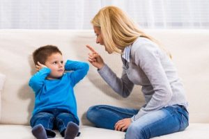 3 Dampak Negatif Sering Memukul Anak